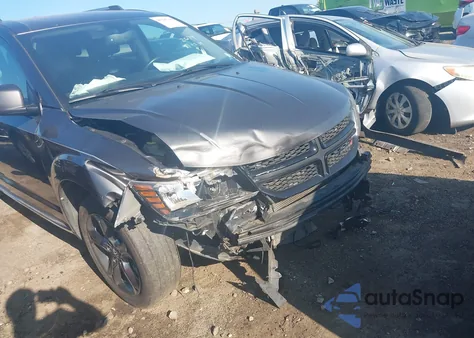 2015 Dodge Journey Crossroad z USA, uszkodzony, nr VIN 3C4PDCGB5FT682509